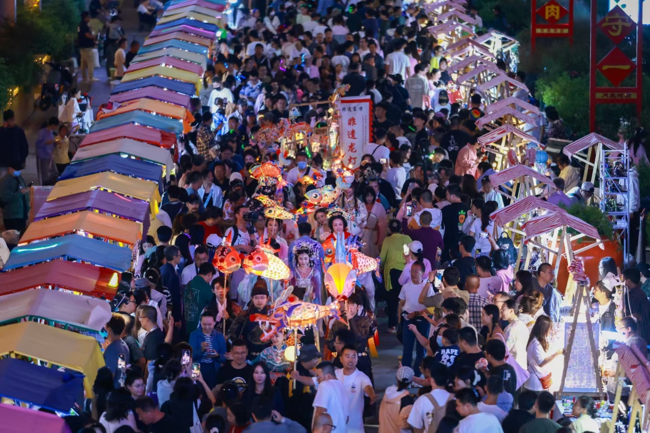 中秋古風游園會在通州大運河畔開幕